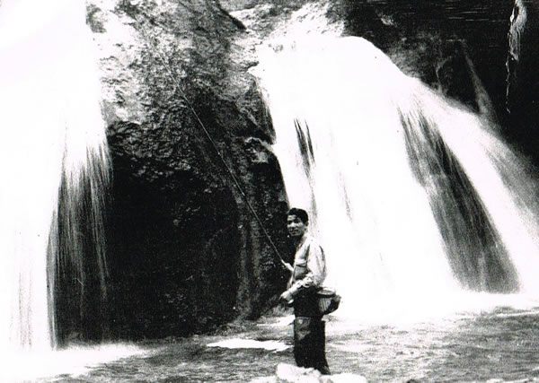 渓流釣 滝壺ポイント